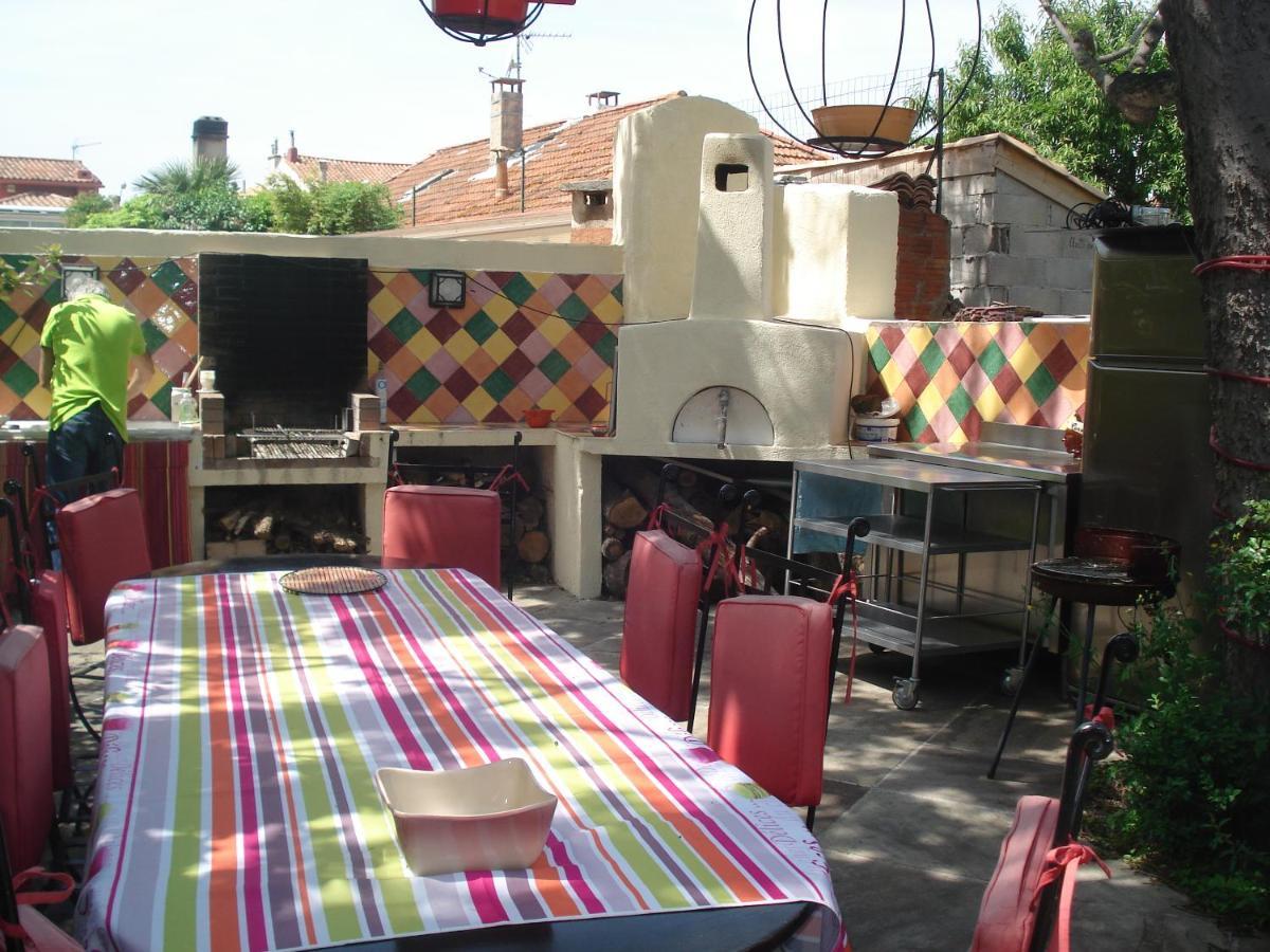 Appartement En Sous Sol De Villa Avec Acces Jardin Et Piscine Marseilles Exterior foto