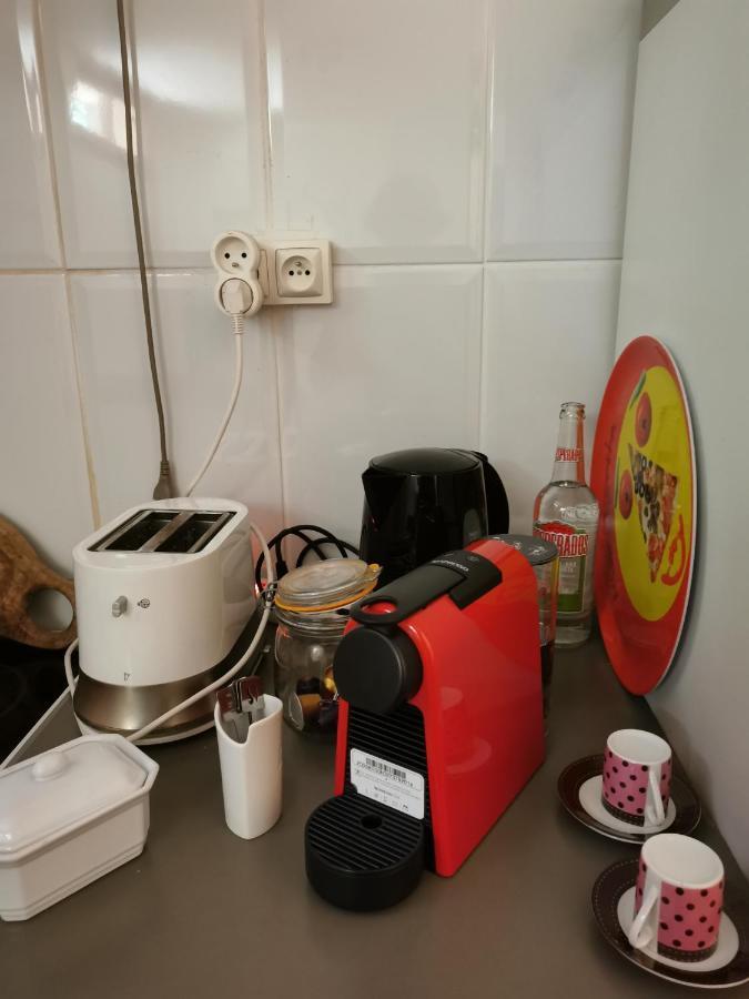 Appartement En Sous Sol De Villa Avec Acces Jardin Et Piscine Marseilles Exterior foto