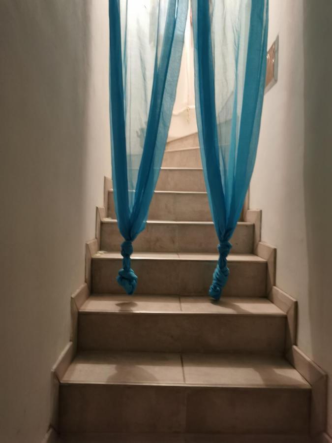 Appartement En Sous Sol De Villa Avec Acces Jardin Et Piscine Marseilles Exterior foto