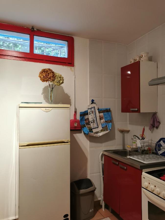 Appartement En Sous Sol De Villa Avec Acces Jardin Et Piscine Marseilles Exterior foto